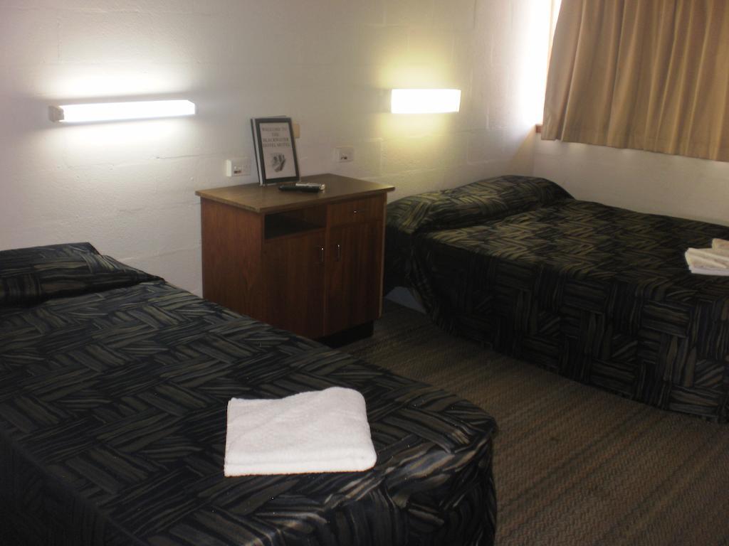 Blackwater Hotel Motel Room photo