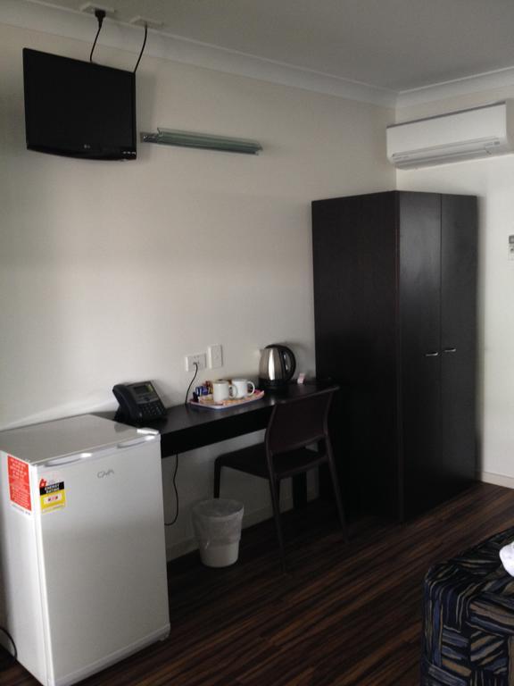 Blackwater Hotel Motel Room photo